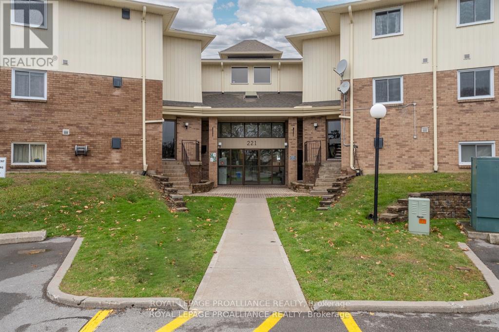201 - 221 NORTH PARK STREET, belleville (belleville ward), Ontario