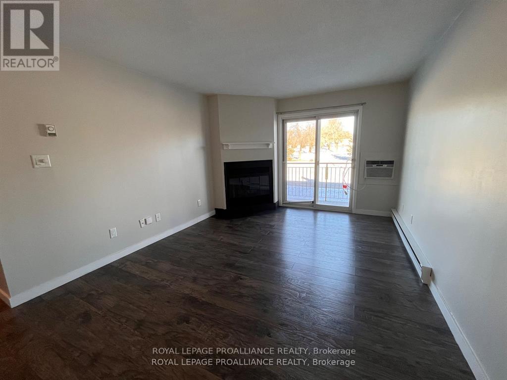 201 - 221 North Park Street, Belleville (Belleville Ward), Ontario  K8P 5A6 - Photo 3 - X12629842