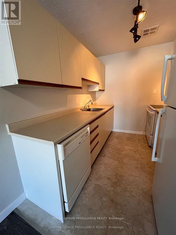 201 - 221 North Park Street, Belleville (Belleville Ward), Ontario  K8P 5A6 - Photo 6 - X12629842