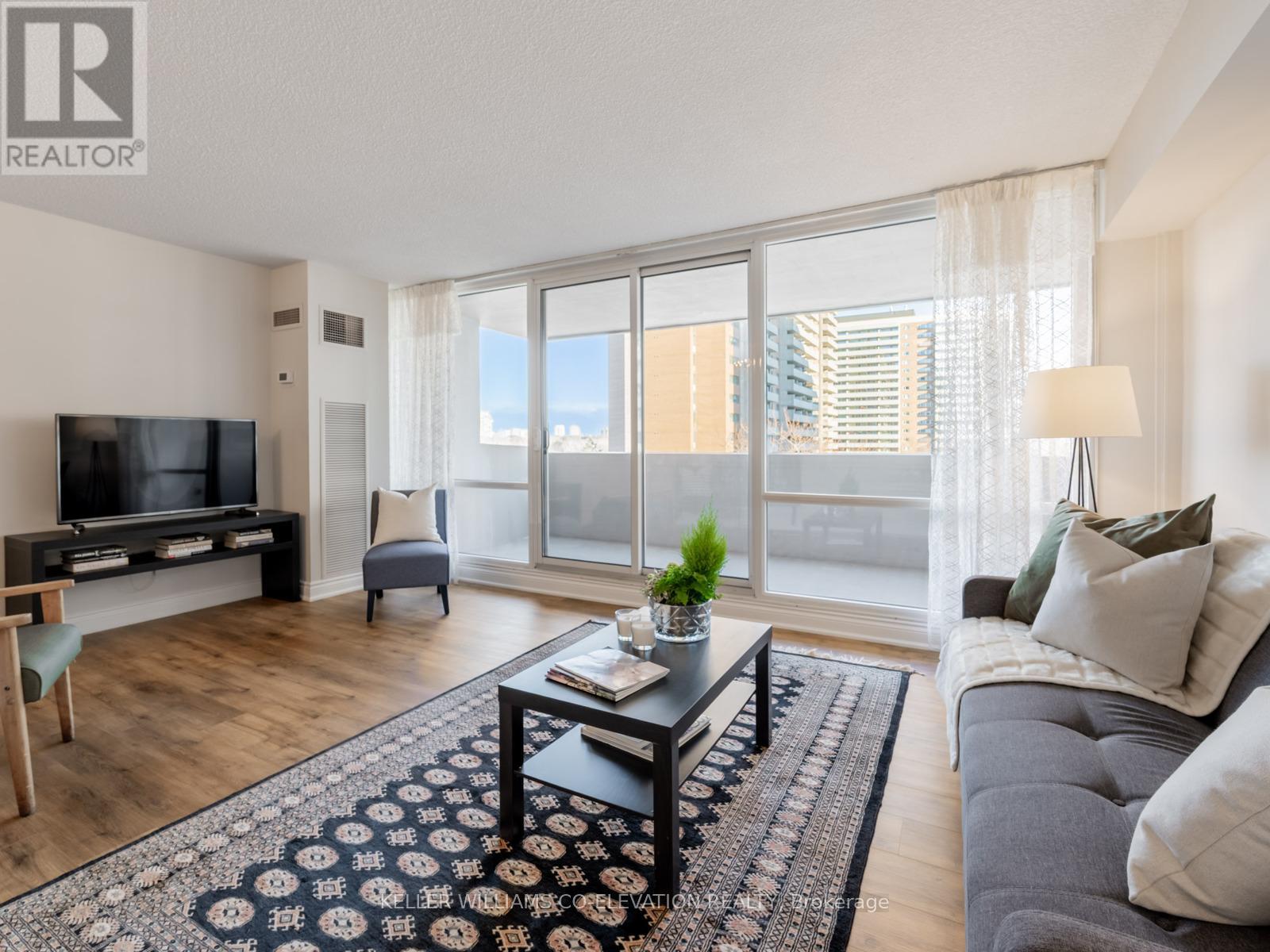 709 - 240 Scarlett Road, Toronto (Rockcliffe-Smythe), Ontario  M6N 4X4 - Photo 11 - W12629676