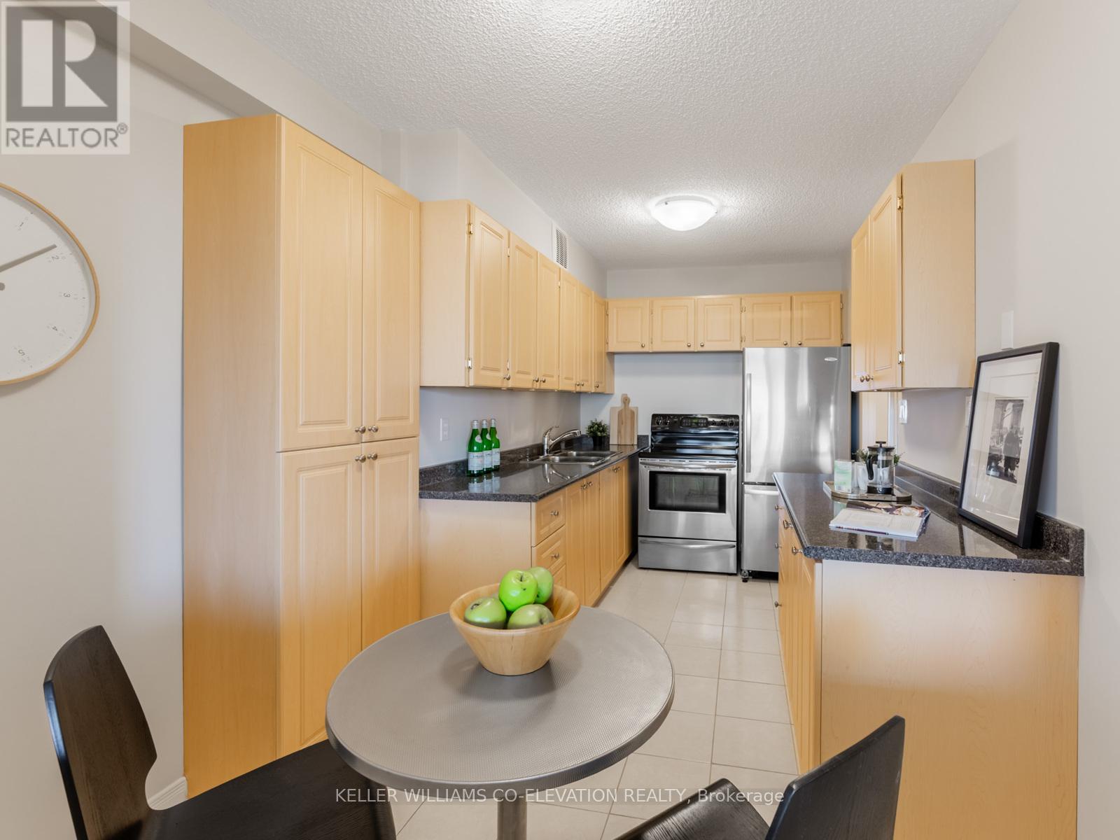 709 - 240 Scarlett Road, Toronto (Rockcliffe-Smythe), Ontario  M6N 4X4 - Photo 15 - W12629676