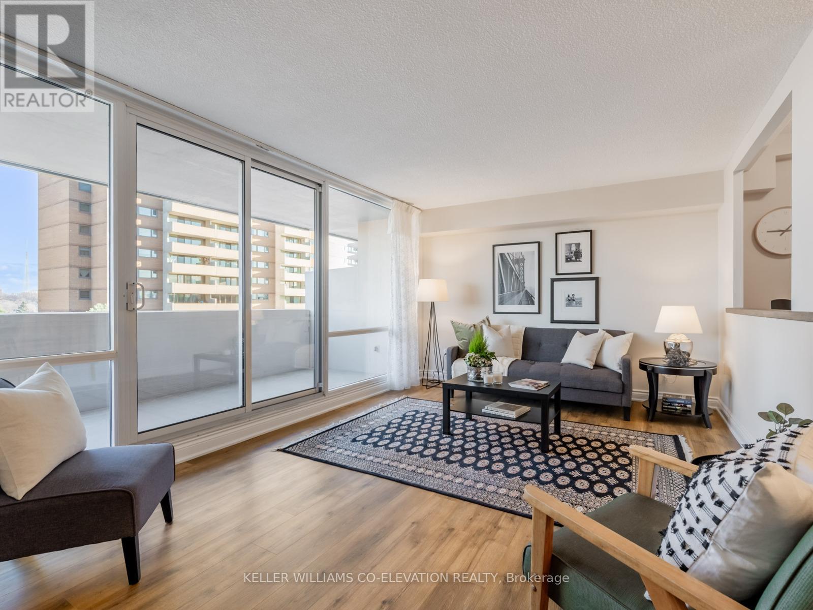 709 - 240 Scarlett Road, Toronto (Rockcliffe-Smythe), Ontario  M6N 4X4 - Photo 8 - W12629676