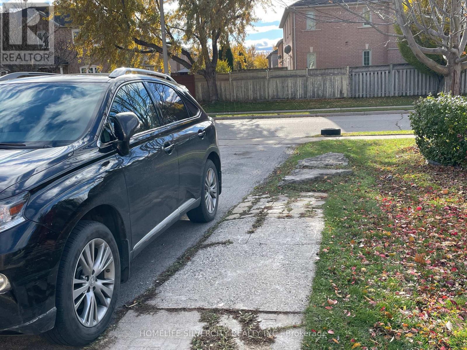 51 Morningmist Street, Brampton, Ontario  L6R 2A6 - Photo 3 - W12629686