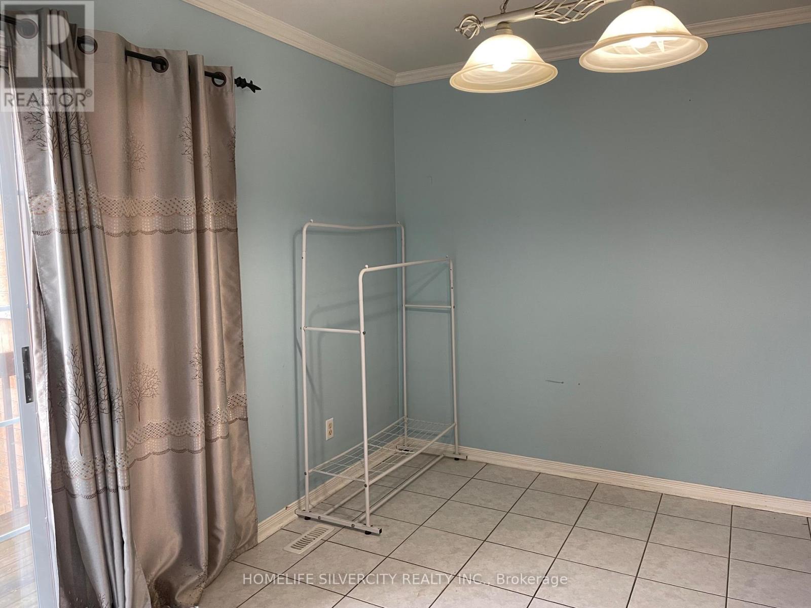 51 Morningmist Street, Brampton, Ontario  L6R 2A6 - Photo 9 - W12629686