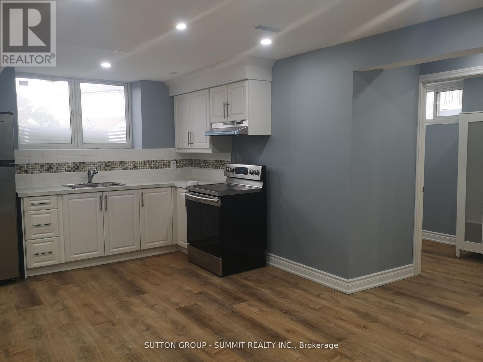 Lower Level - 46 Sharon Court, Brampton (Brampton East), Ontario  L6W 3B7 - Photo 4 - W12629770