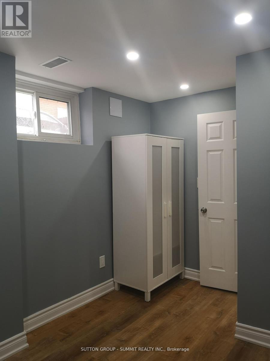 Lower Level - 46 Sharon Court, Brampton (Brampton East), Ontario  L6W 3B7 - Photo 7 - W12629770