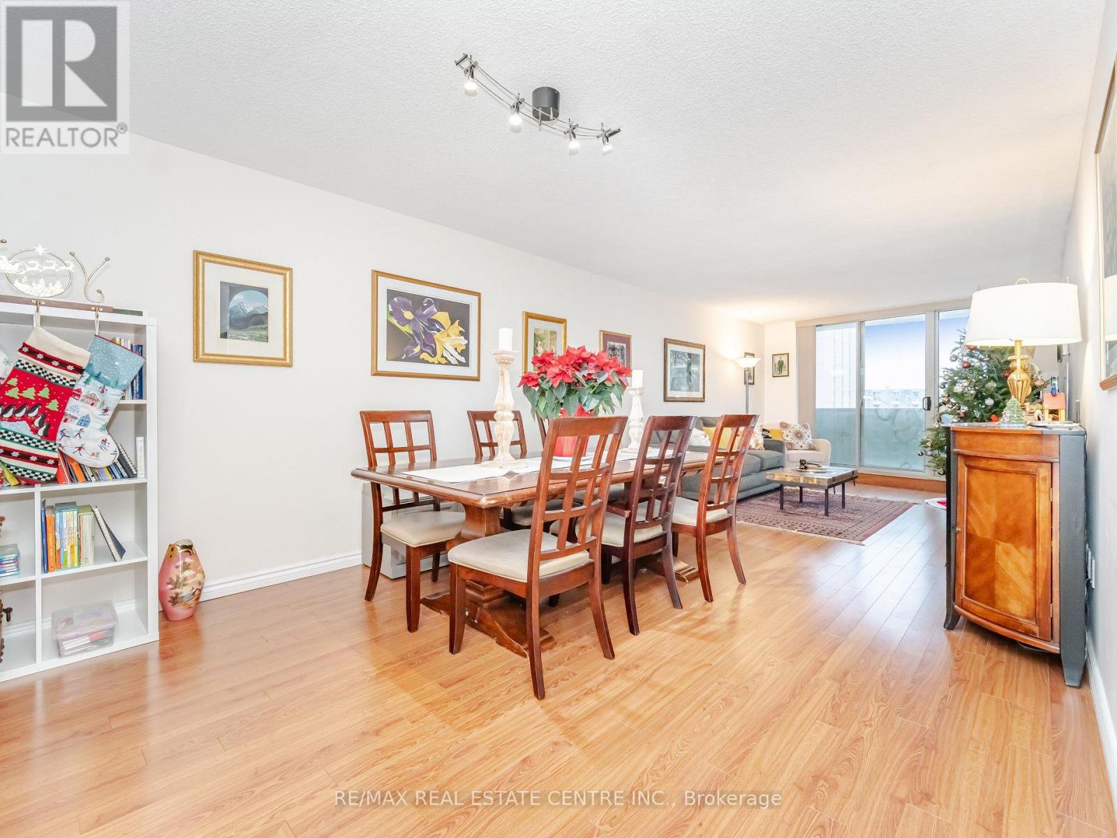 1510 - 812 Burnhamthorpe Rd W. Road, Toronto, Ontario  M9C 4W1 - Photo 10 - W12629772