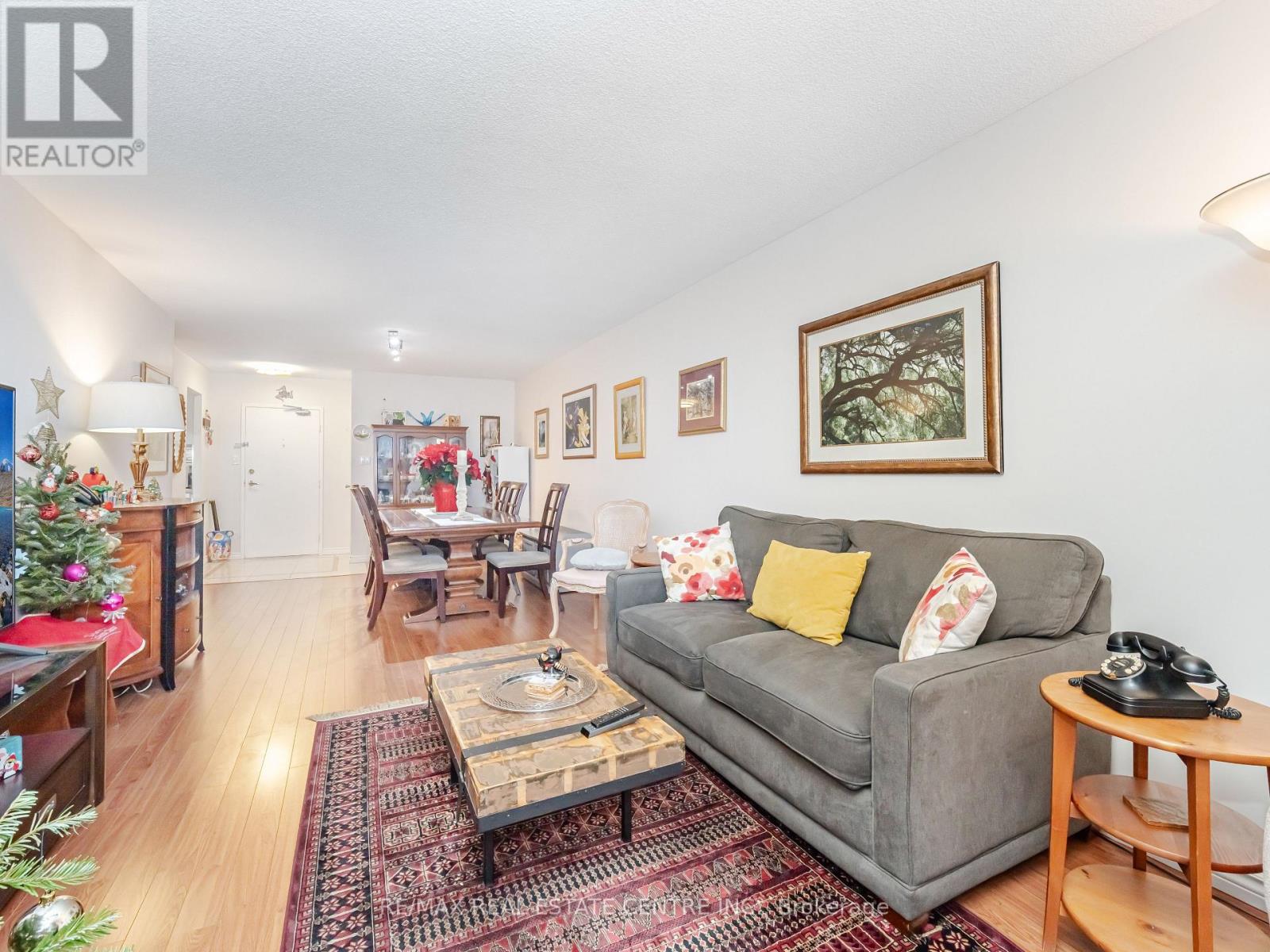 1510 - 812 Burnhamthorpe Rd W. Road, Toronto, Ontario  M9C 4W1 - Photo 11 - W12629772