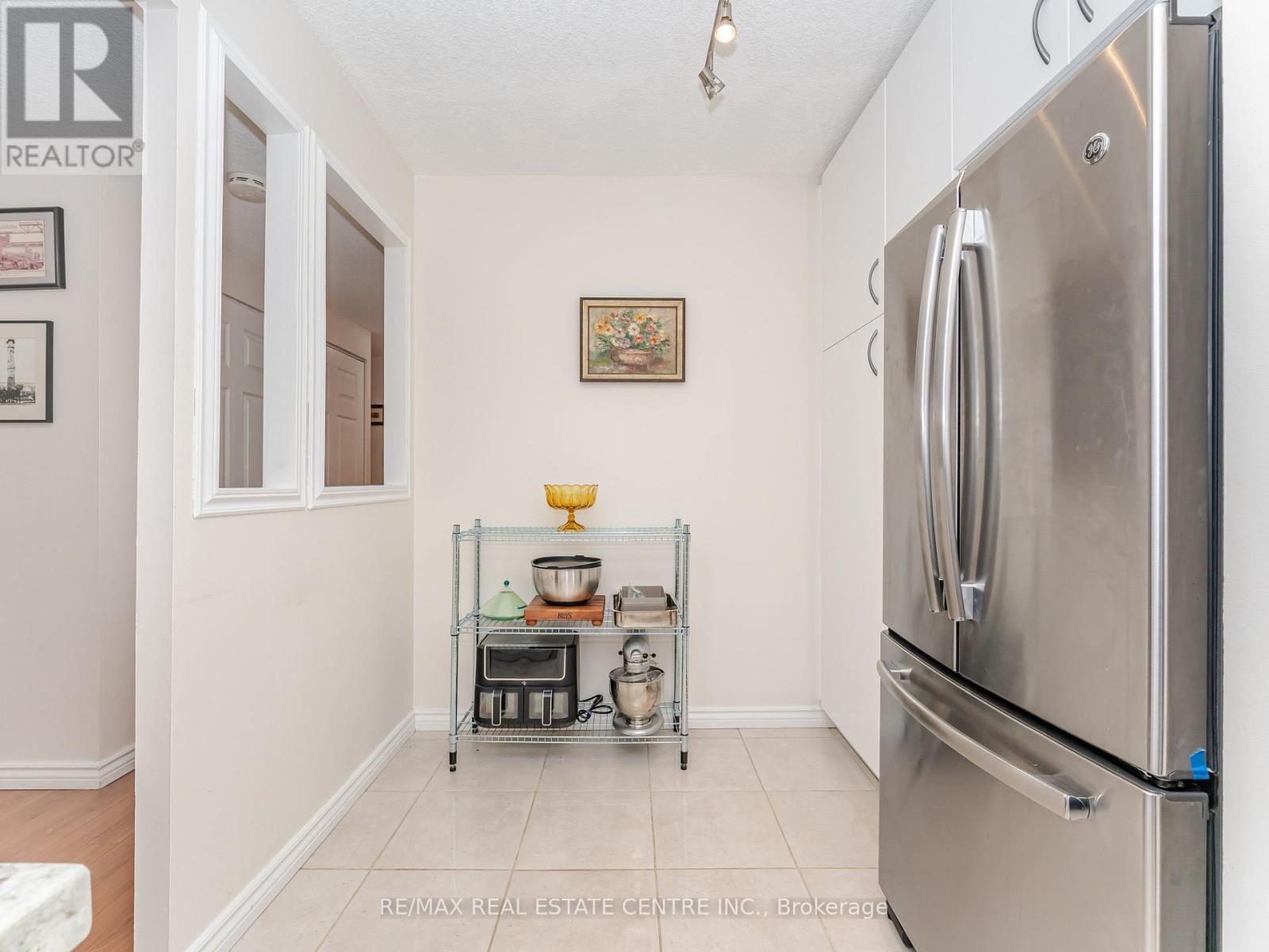 1510 - 812 Burnhamthorpe Rd W. Road, Toronto, Ontario  M9C 4W1 - Photo 16 - W12629772