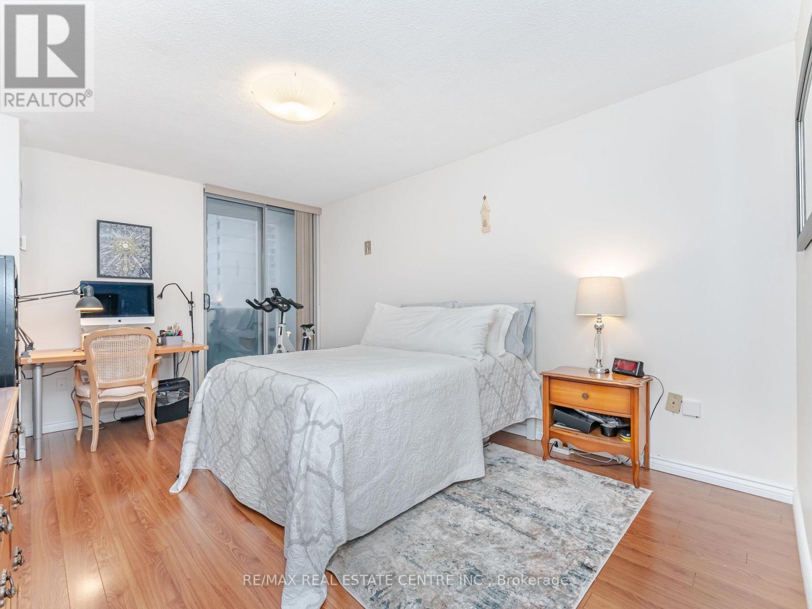 1510 - 812 Burnhamthorpe Rd W. Road, Toronto, Ontario  M9C 4W1 - Photo 20 - W12629772