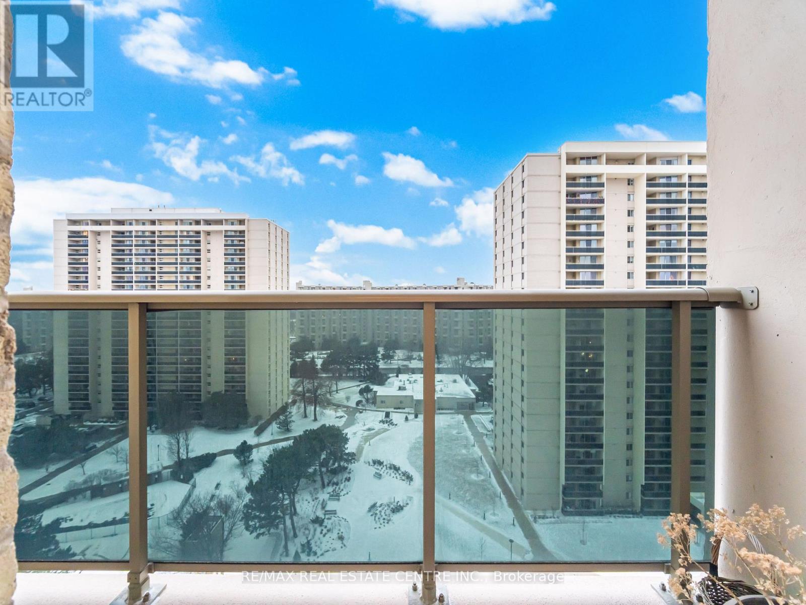 1510 - 812 Burnhamthorpe Rd W. Road, Toronto, Ontario  M9C 4W1 - Photo 23 - W12629772