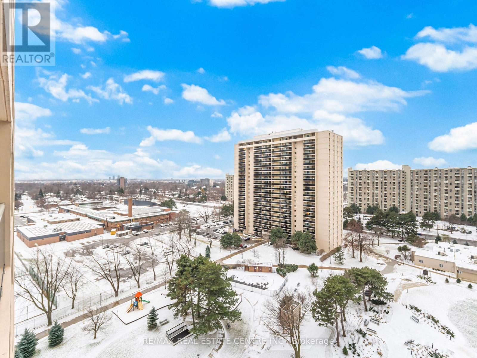 1510 - 812 Burnhamthorpe Rd W. Road, Toronto, Ontario  M9C 4W1 - Photo 31 - W12629772