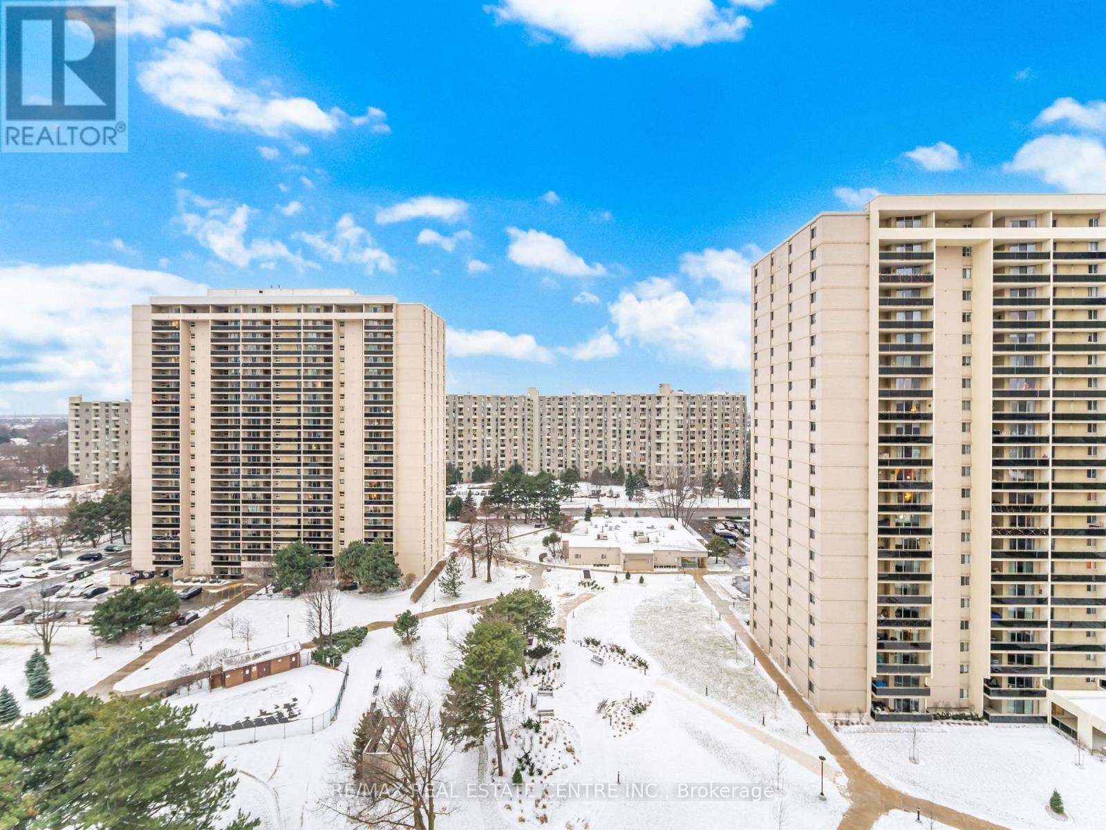 1510 - 812 Burnhamthorpe Rd W. Road, Toronto, Ontario  M9C 4W1 - Photo 32 - W12629772