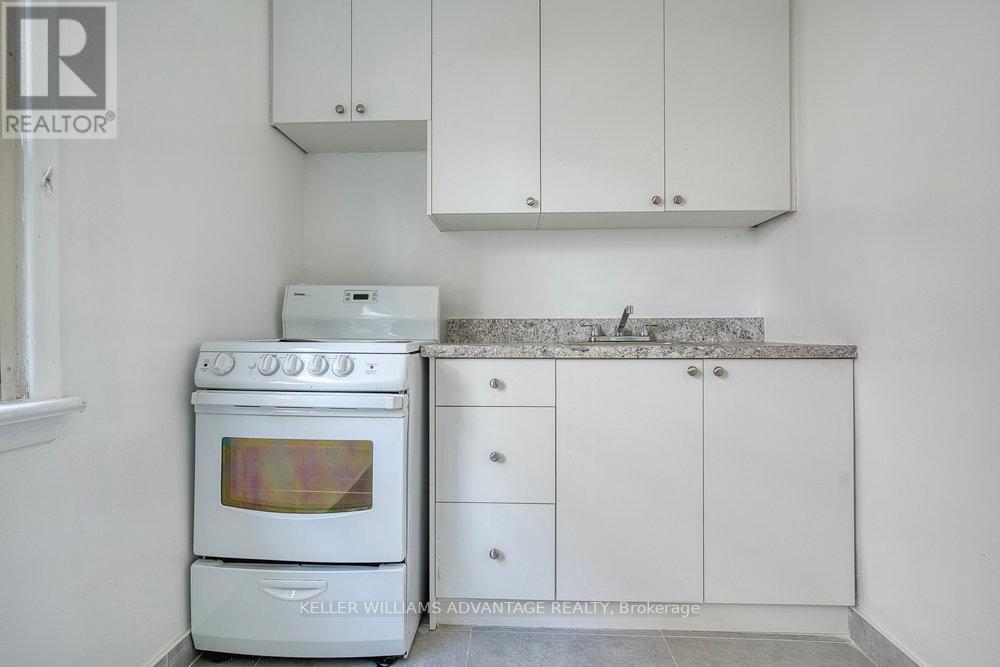 24 Indian Road Crescent, Toronto (High Park North), Ontario  M6P 2G1 - Photo 8 - W12629784