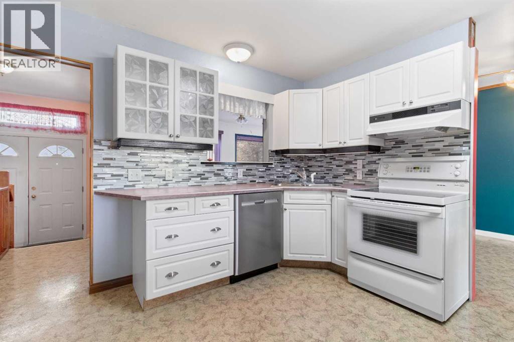 21 Freemont Close, Red Deer, Alberta t4n 4y5 - Photo 3 - A2271368