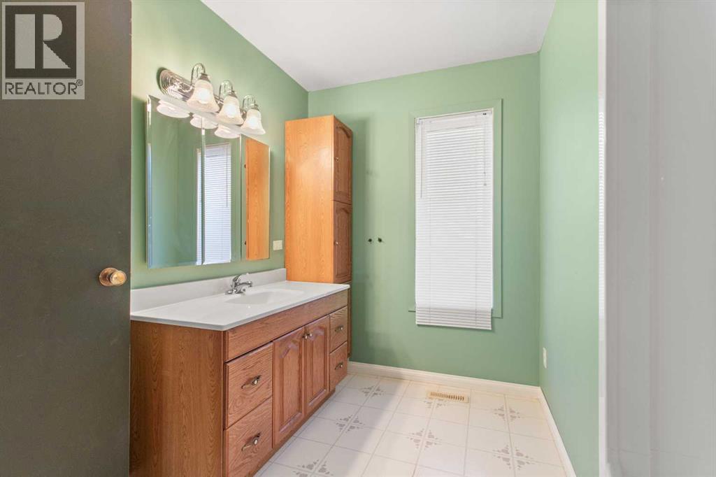 21 Freemont Close, Red Deer, Alberta t4n 4y5 - Photo 16 - A2271368