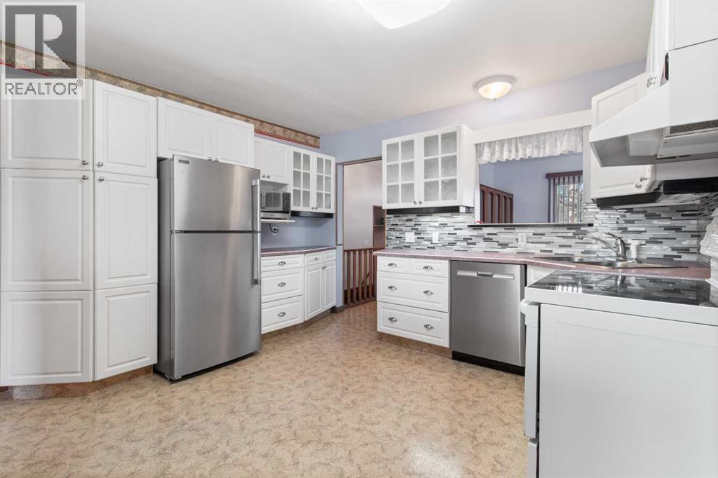 21 Freemont Close, Red Deer, Alberta t4n 4y5 - Photo 4 - A2271368