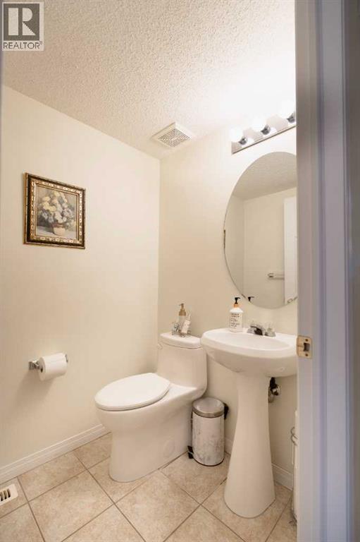 24 Hidden Creek Rise Nw, Calgary, Alberta  T3A 6L5 - Photo 13 - A2269916