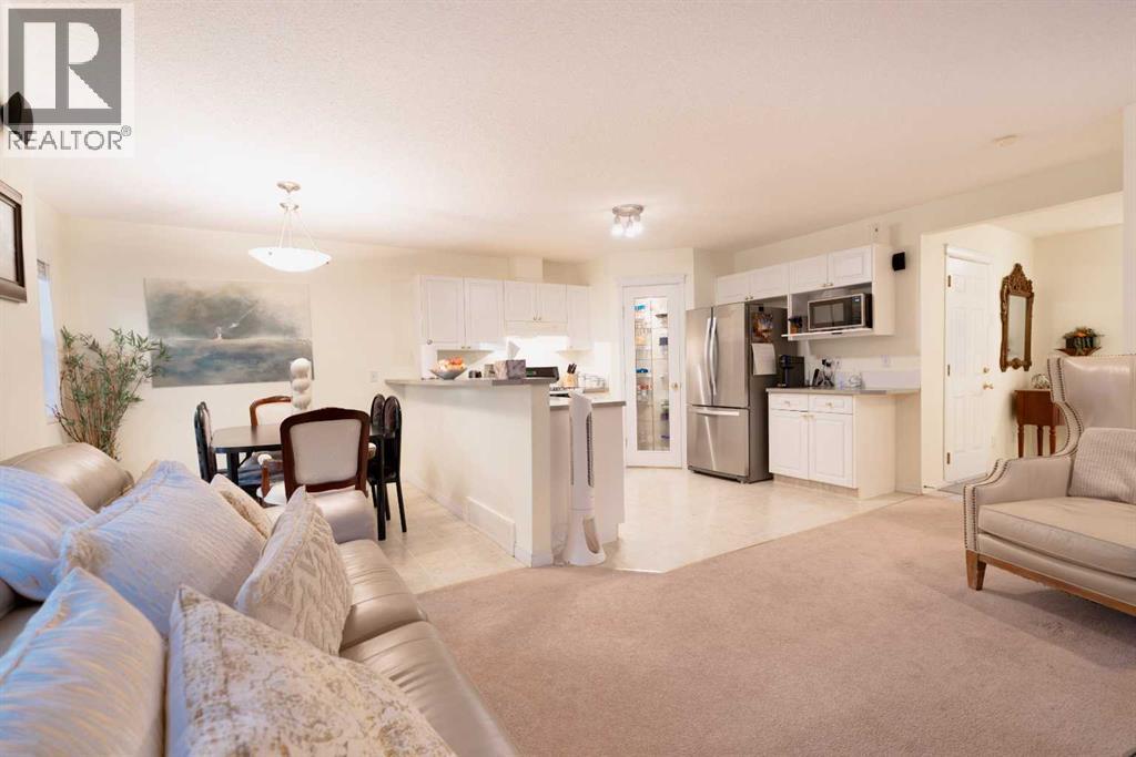 24 Hidden Creek Rise Nw, Calgary, Alberta  T3A 6L5 - Photo 9 - A2269916