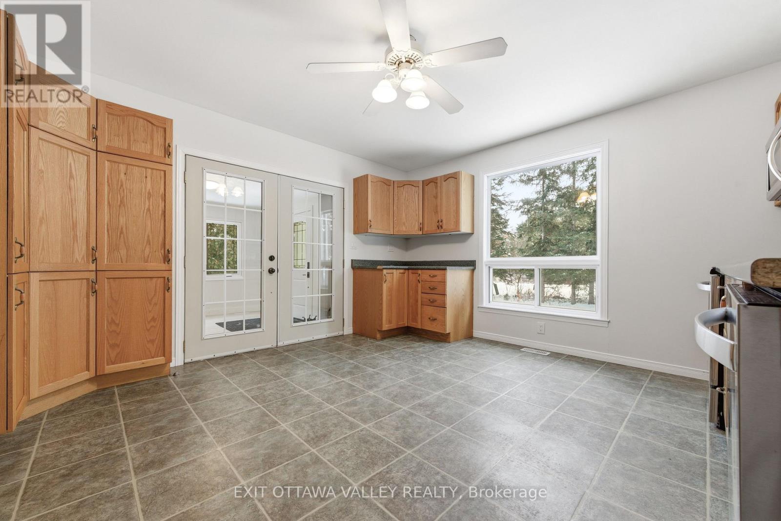 1251 Wylie Road, Laurentian Hills, Ontario  K0J 1P0 - Photo 18 - X12629844