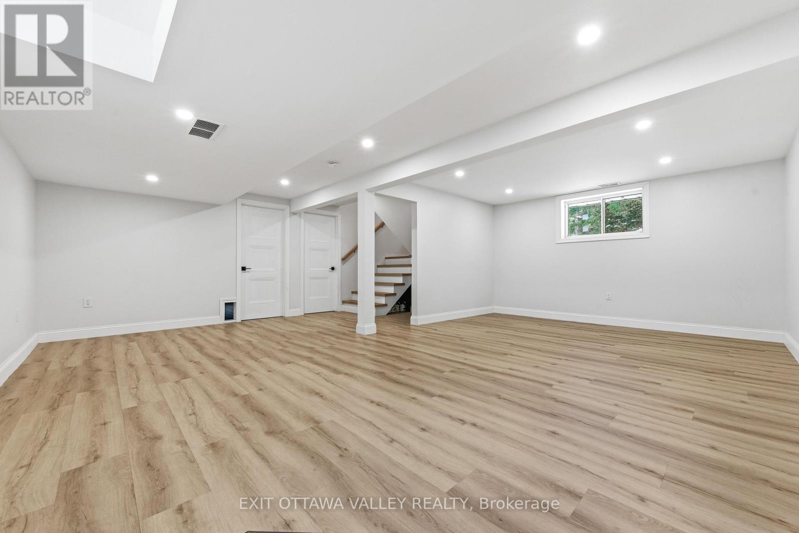 1251 Wylie Road, Laurentian Hills, Ontario  K0J 1P0 - Photo 29 - X12629844