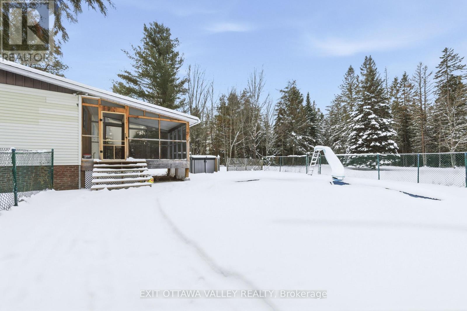 1251 Wylie Road, Laurentian Hills, Ontario  K0J 1P0 - Photo 37 - X12629844