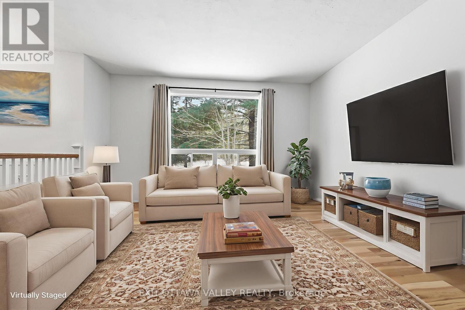 1251 Wylie Road, Laurentian Hills, Ontario  K0J 1P0 - Photo 4 - X12629844