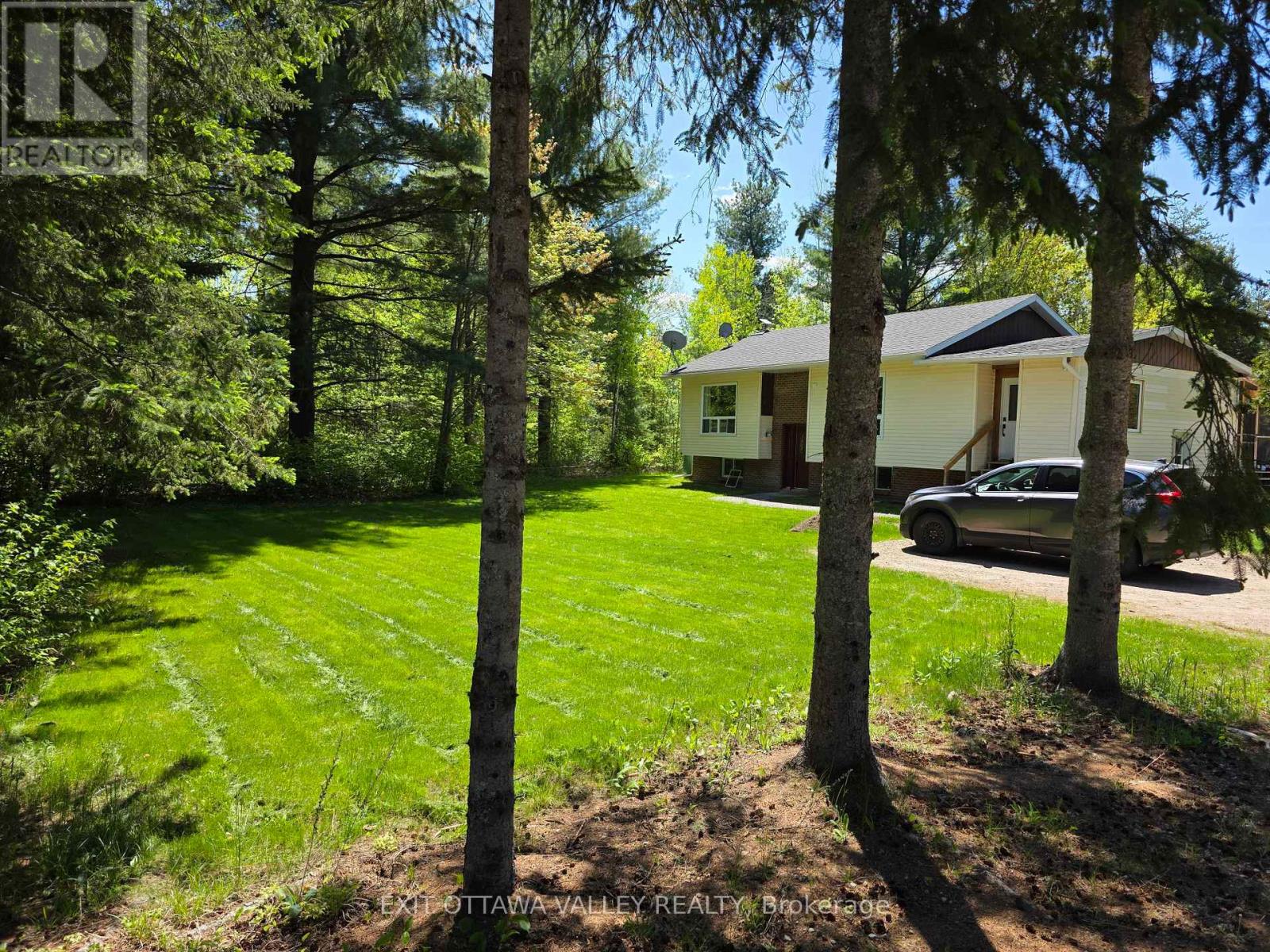 1251 Wylie Road, Laurentian Hills, Ontario  K0J 1P0 - Photo 46 - X12629844