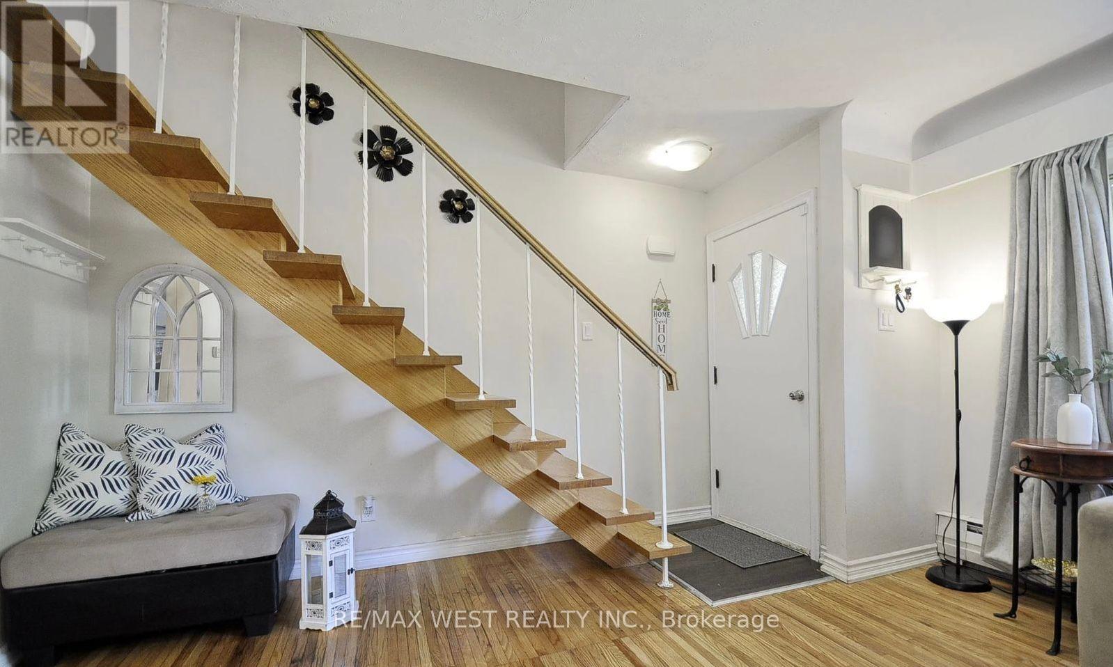 442 Highland Road E, Kitchener, Ontario  N2M 3W7 - Photo 3 - X12629654