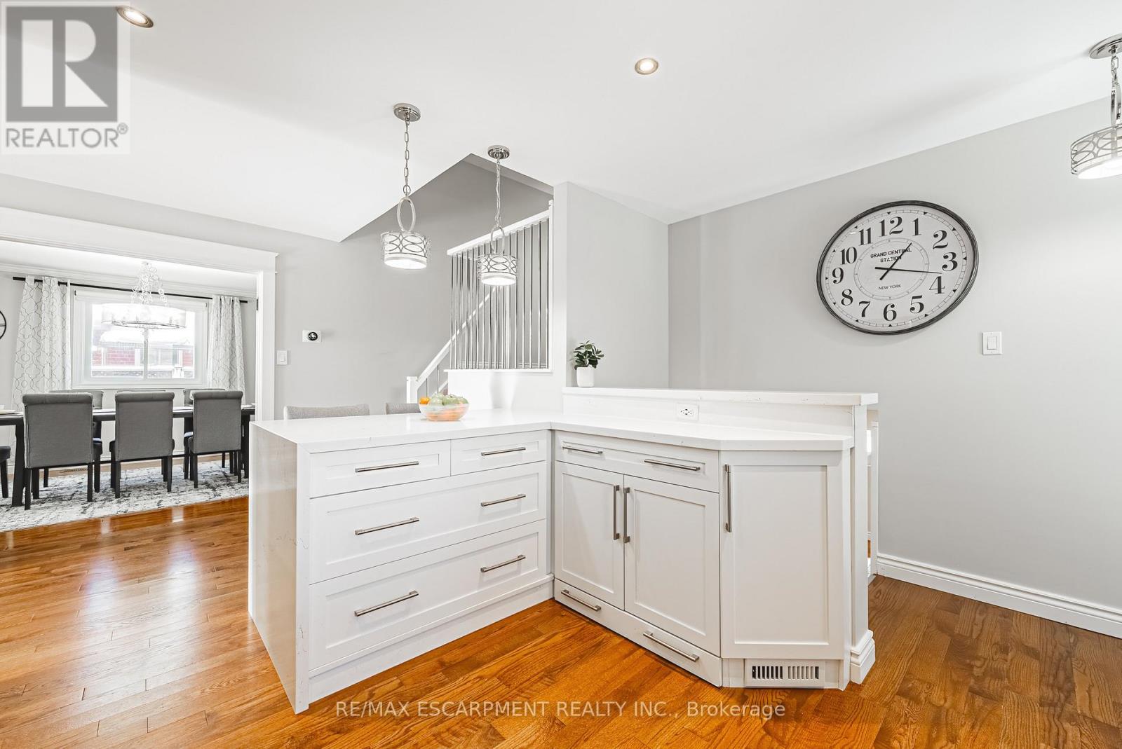 106 Highbury Drive, Hamilton, Ontario  L8J 3P2 - Photo 12 - X12629768