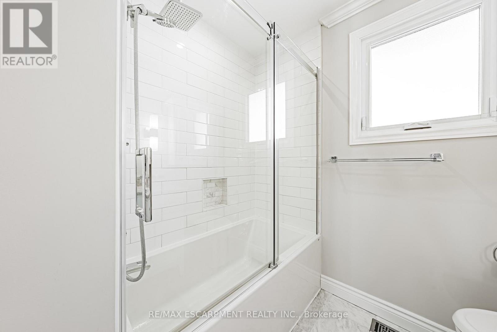 106 Highbury Drive, Hamilton, Ontario  L8J 3P2 - Photo 23 - X12629768