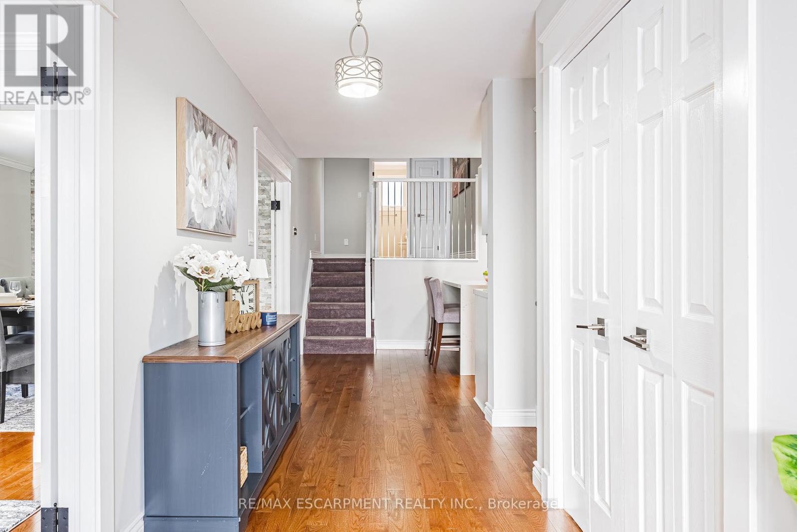 106 Highbury Drive, Hamilton, Ontario  L8J 3P2 - Photo 7 - X12629768