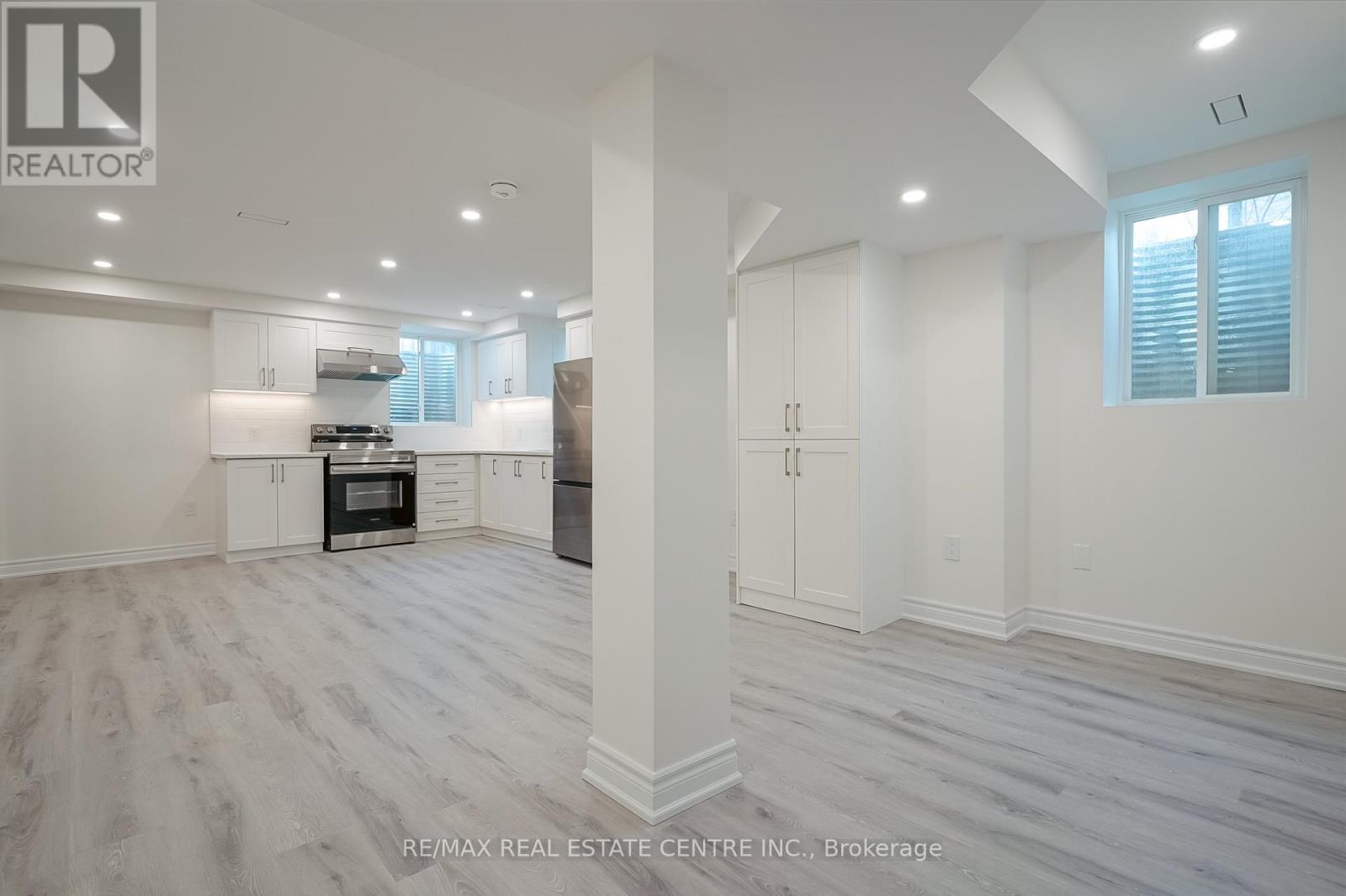 431 Ramsey Place, Milton, Ontario L9B 1J6 - Photo 10 - W12615990