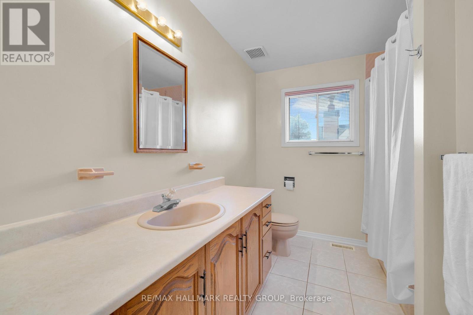 1396 Larose Avenue, Ottawa, Ontario  K1Z 7X7 - Photo 31 - X12465317