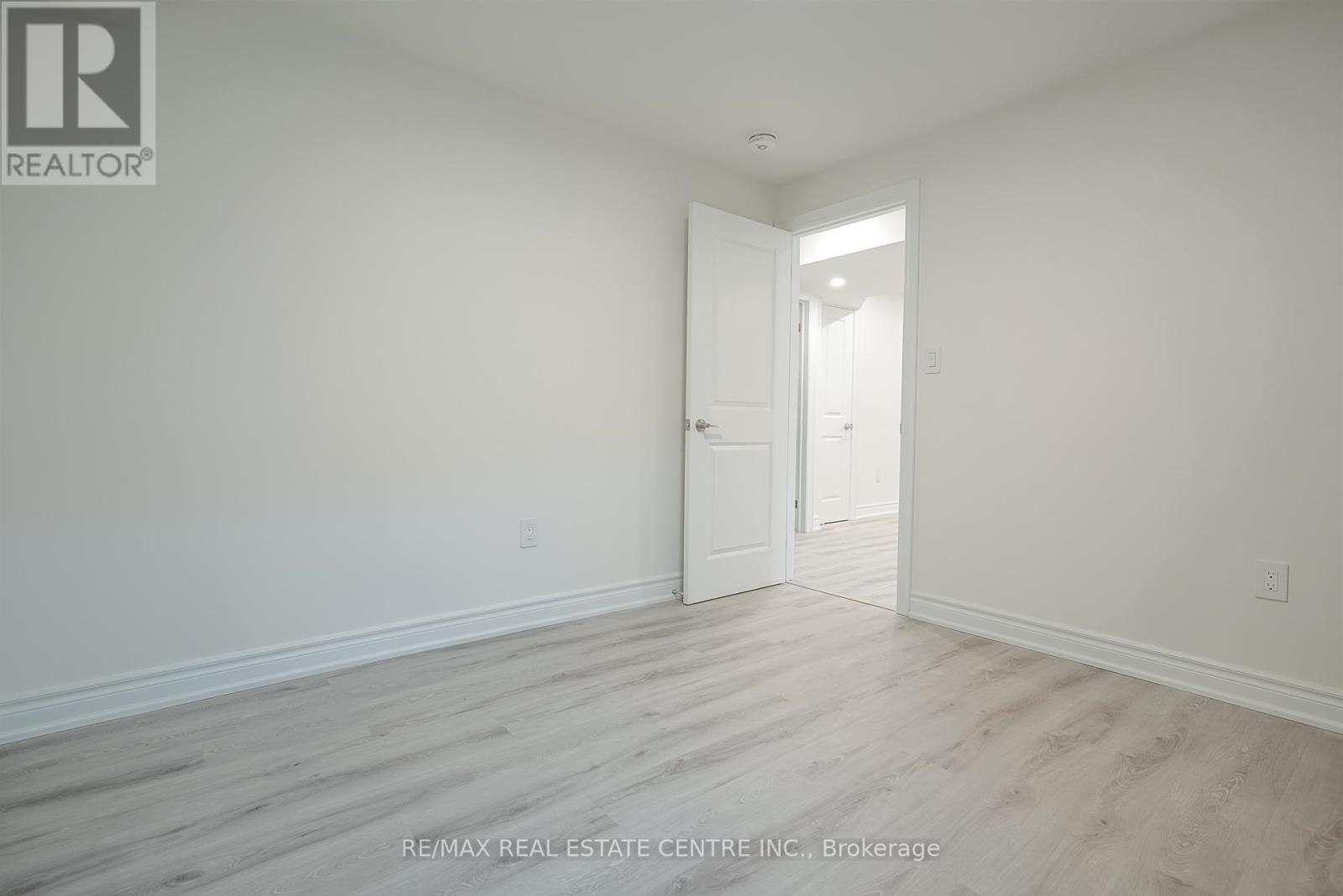 431 Ramsey Place, Milton, Ontario L9B 1J6 - Photo 26 - W12615990