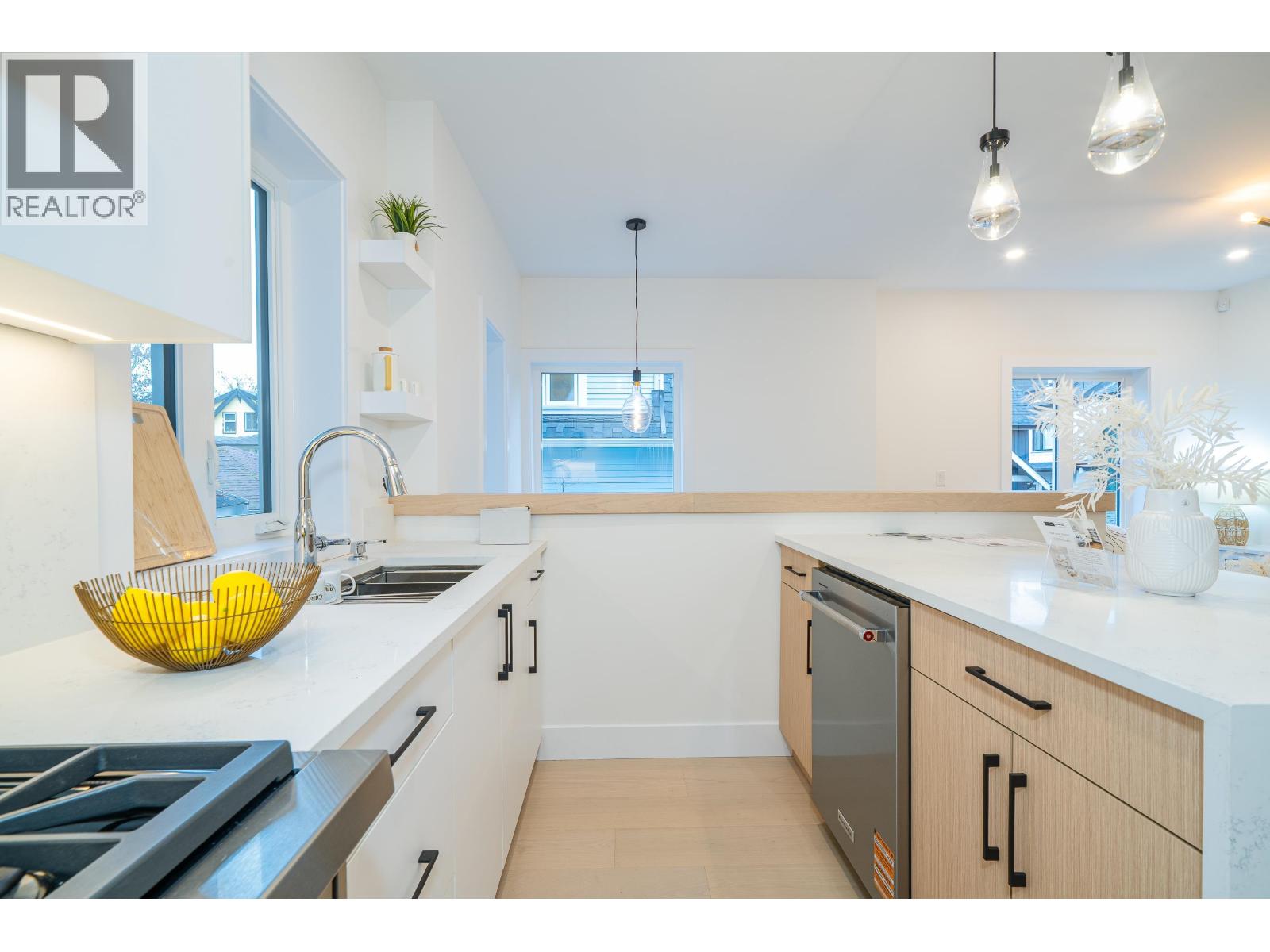 1924 William Street, Vancouver, British Columbia  V5L 2R8 - Photo 12 - R3042430