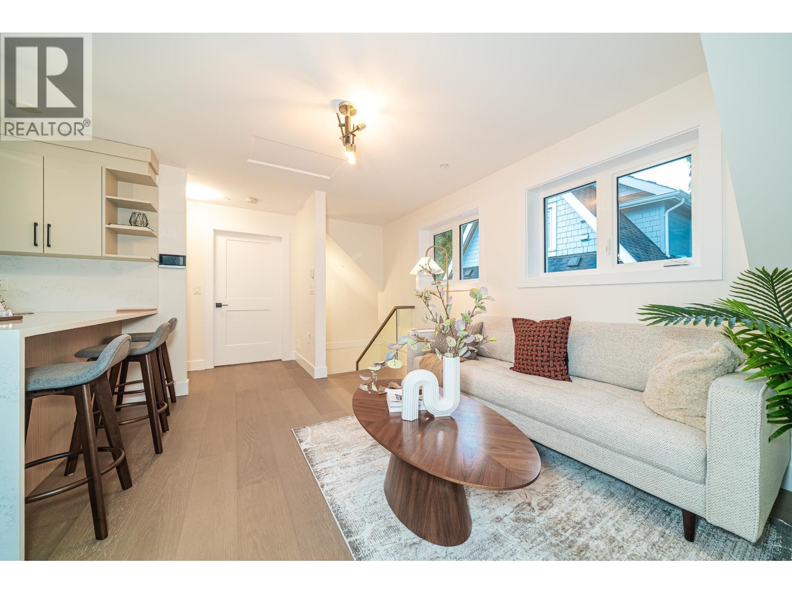 1926 William Street, Vancouver, British Columbia  V5L 2R8 - Photo 3 - R3042460