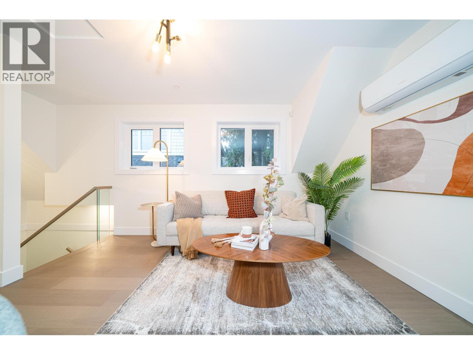 1926 William Street, Vancouver, British Columbia  V5L 2R8 - Photo 2 - R3042460