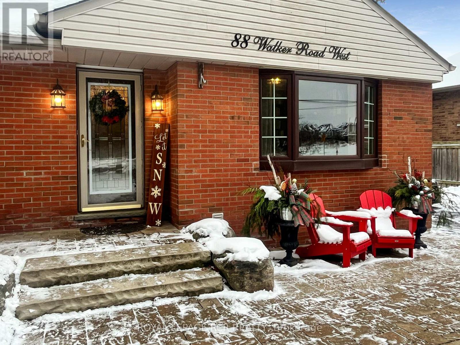 88 Walker Road W, Caledon, Ontario L7C 0G8 - Photo 3 - W12565800