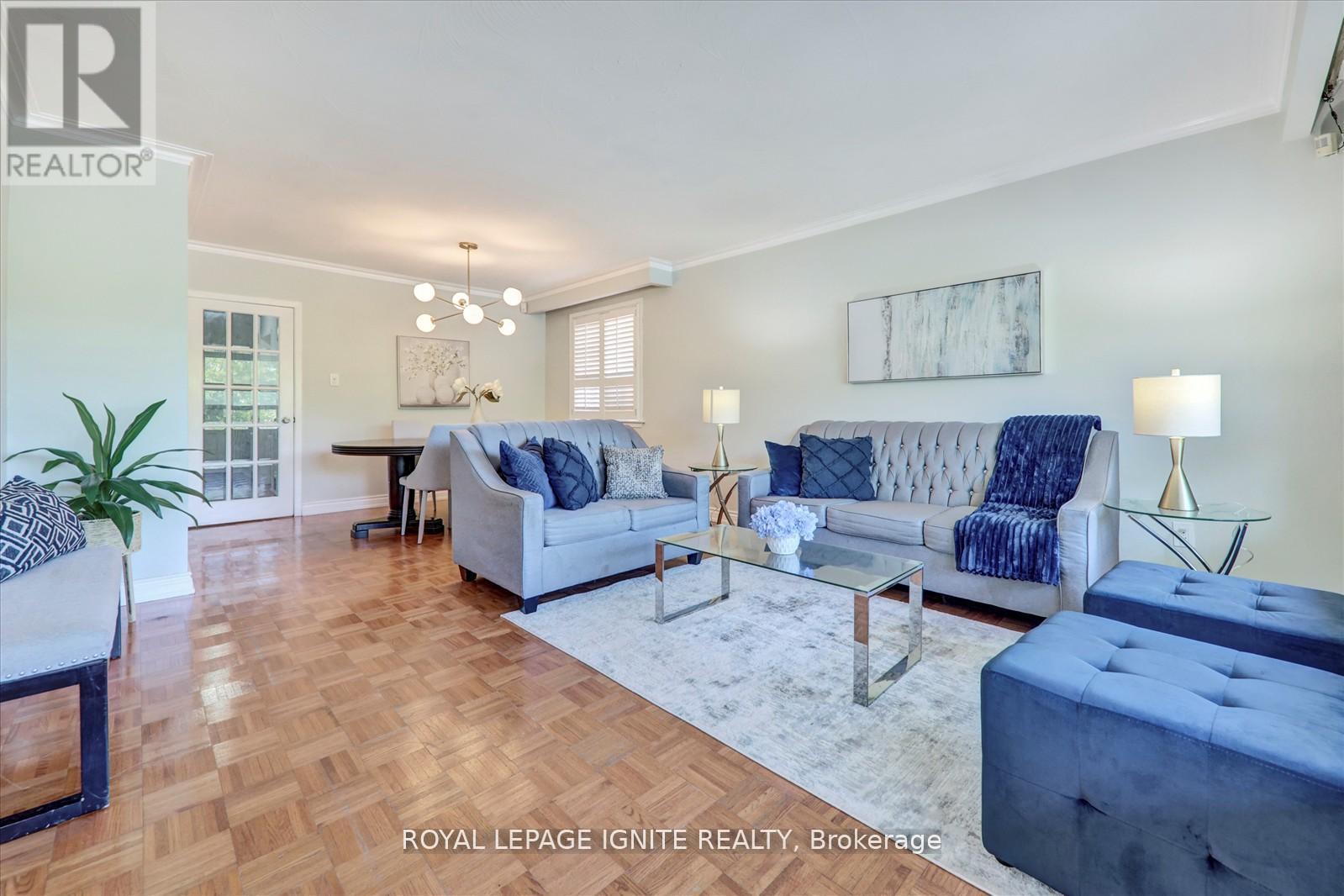 237 Blake Avenue, Toronto, Ontario  M2M 1B8 - Photo 3 - C12629798