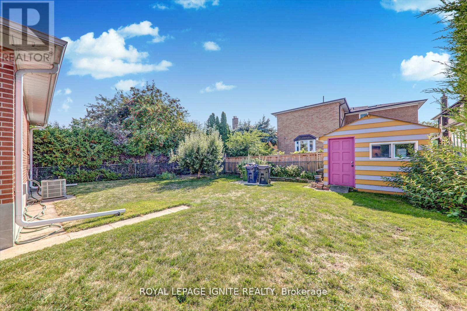 237 Blake Avenue, Toronto, Ontario  M2M 1B8 - Photo 30 - C12629798