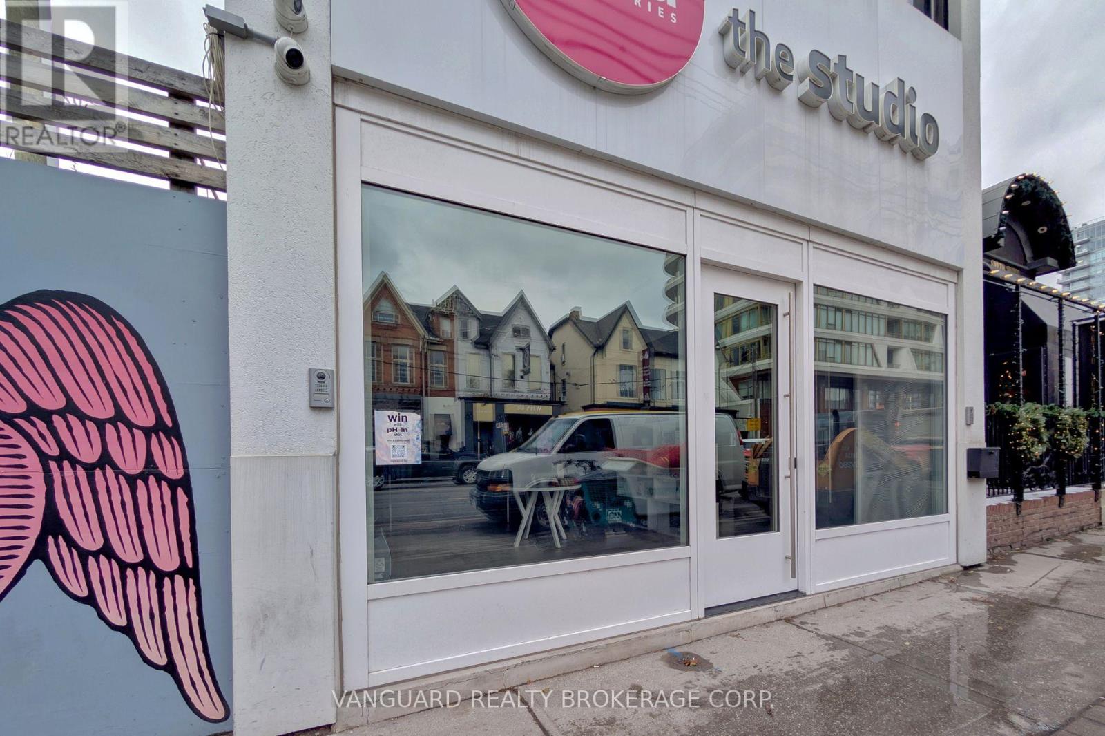 118 AVENUE ROAD, Toronto, Ontario