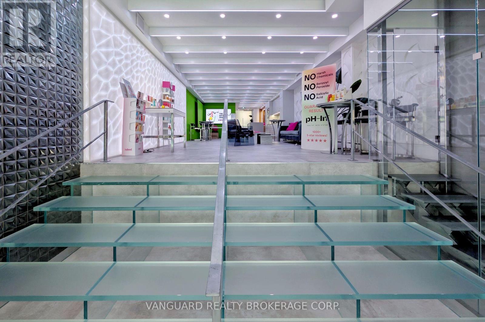 118 Avenue Road, Toronto, Ontario  M5R 2H4 - Photo 2 - C12629870