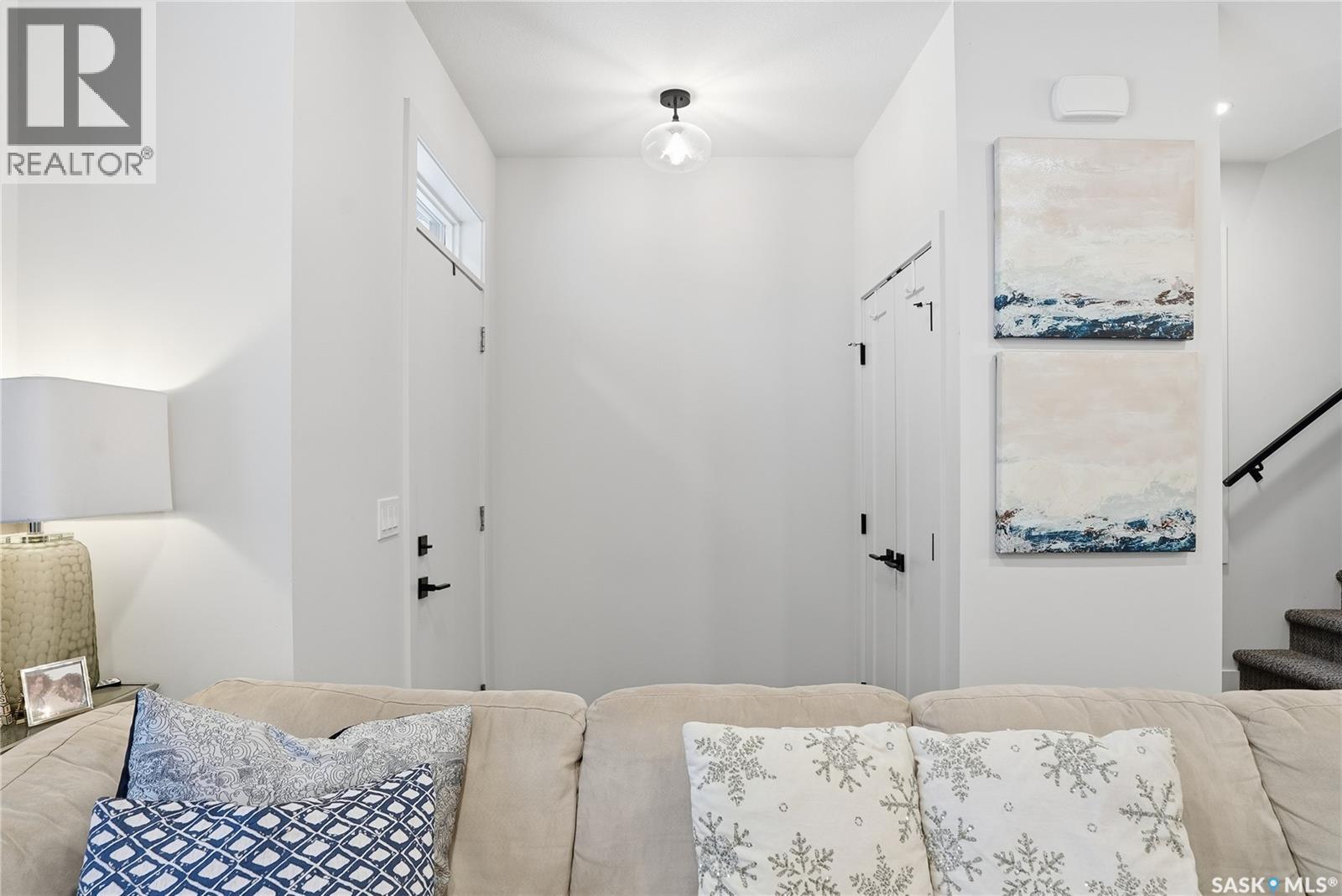 712 7th Street E, Saskatoon, Saskatchewan  S7H 0Y2 - Photo 2 - SK025572