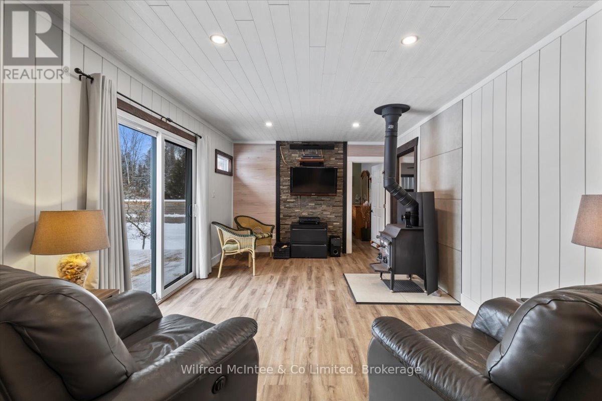 38 Allister Place, South Bruce Peninsula, Ontario N0H 2G0 - Photo 14 - X12608086