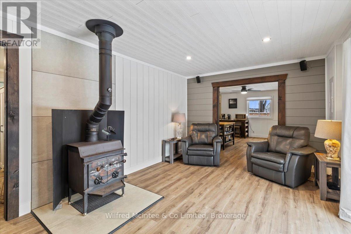 38 Allister Place, South Bruce Peninsula, Ontario N0H 2G0 - Photo 16 - X12608086