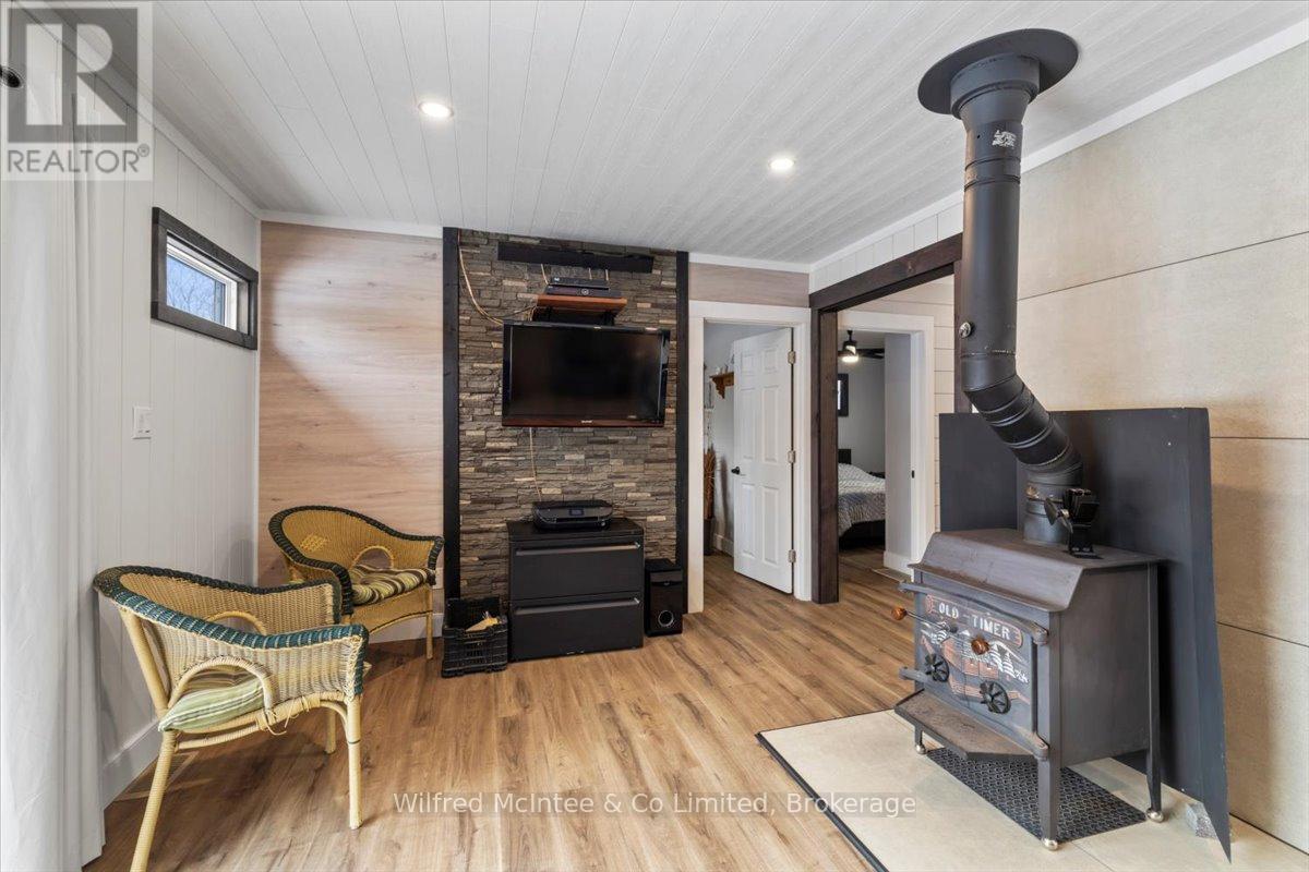 38 Allister Place, South Bruce Peninsula, Ontario N0H 2G0 - Photo 15 - X12608086