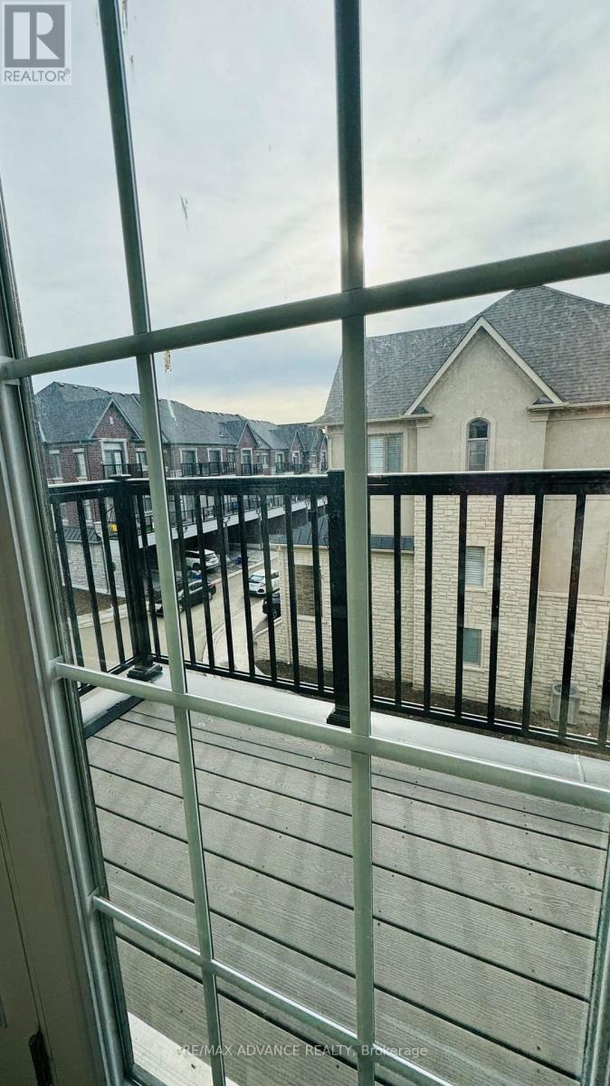 4201 Major Mackenzie Dr Drive, Markham, Ontario  L6C 3L5 - Photo 12 - N12629804