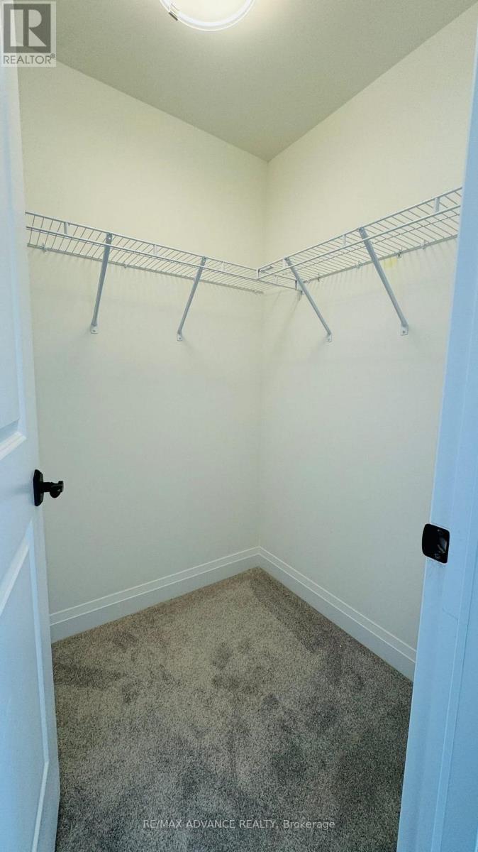 4201 Major Mackenzie Dr Drive, Markham, Ontario  L6C 3L5 - Photo 13 - N12629804