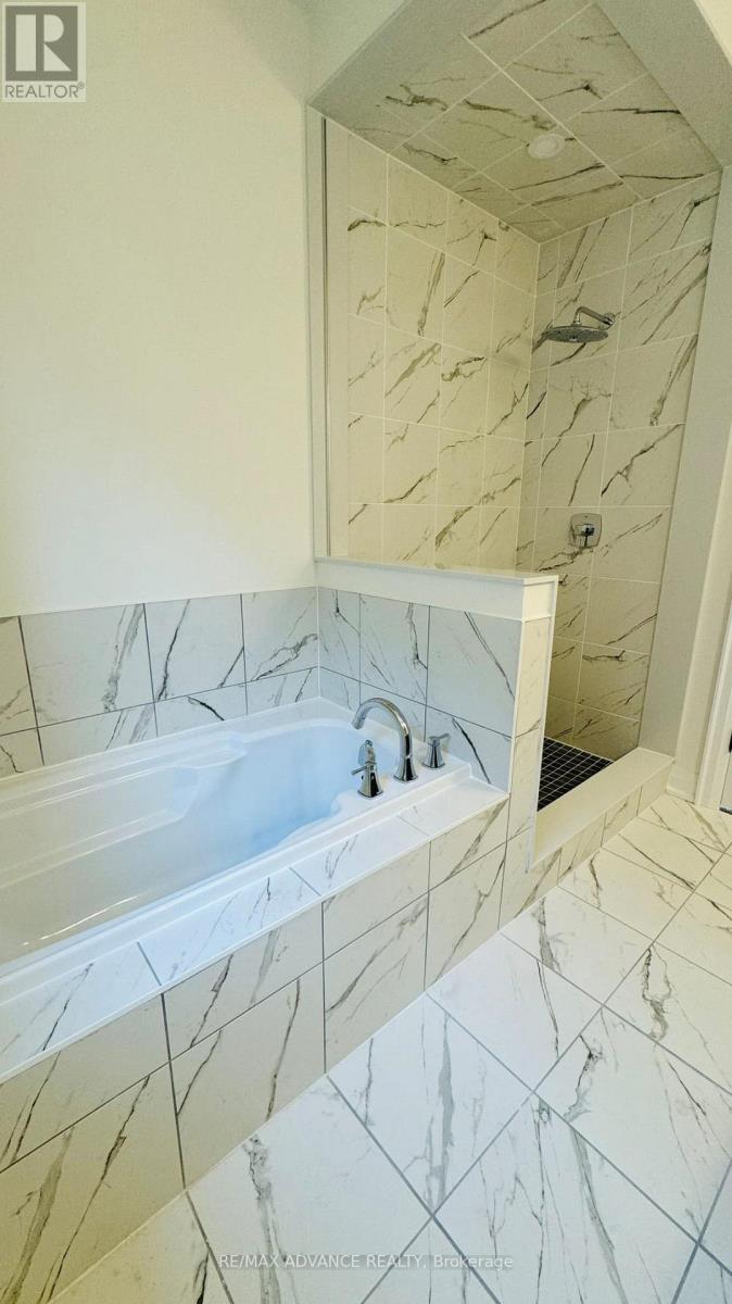 4201 Major Mackenzie Dr Drive, Markham, Ontario  L6C 3L5 - Photo 15 - N12629804